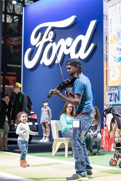  NYIAS Ford Display